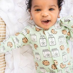 Magnetic Me Modal Magnetic Parent Favorite Footie pajamas onesie - 0-3m (8-12lb)